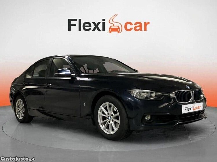 Azul Usado 2017 BMW 330e iPerformance Sedan | € 19.980 (Preço justo) - Imagem 1/1