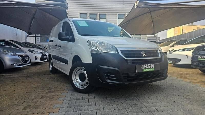 Branco Usado 2017 Peugeot Partner Premium Monovolume | € 11.900 (Preço justo) - Imagem 1/3