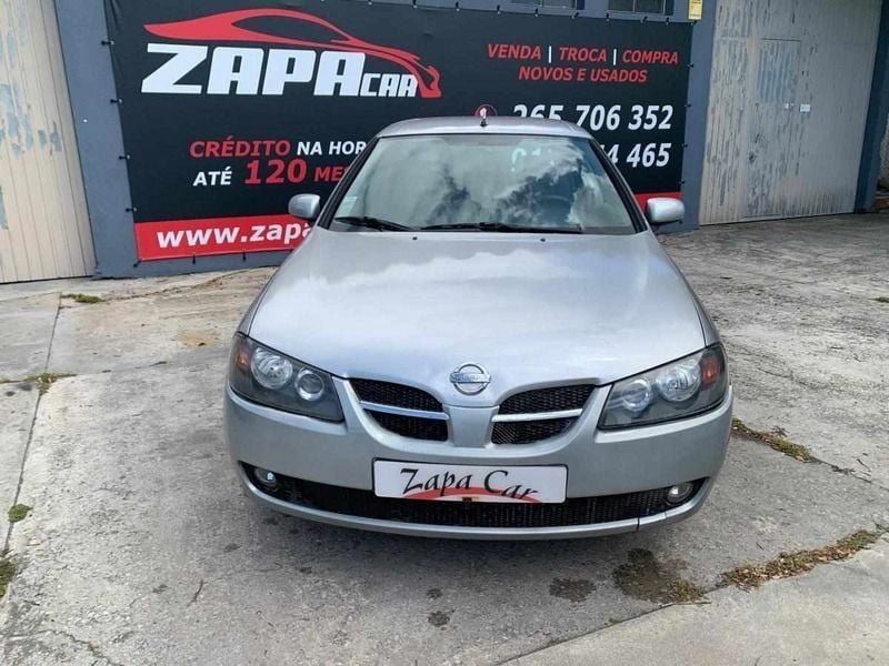 Cinzento Usado 2003 Nissan Almera Sedan | € 2.750 - Imagem 1/4