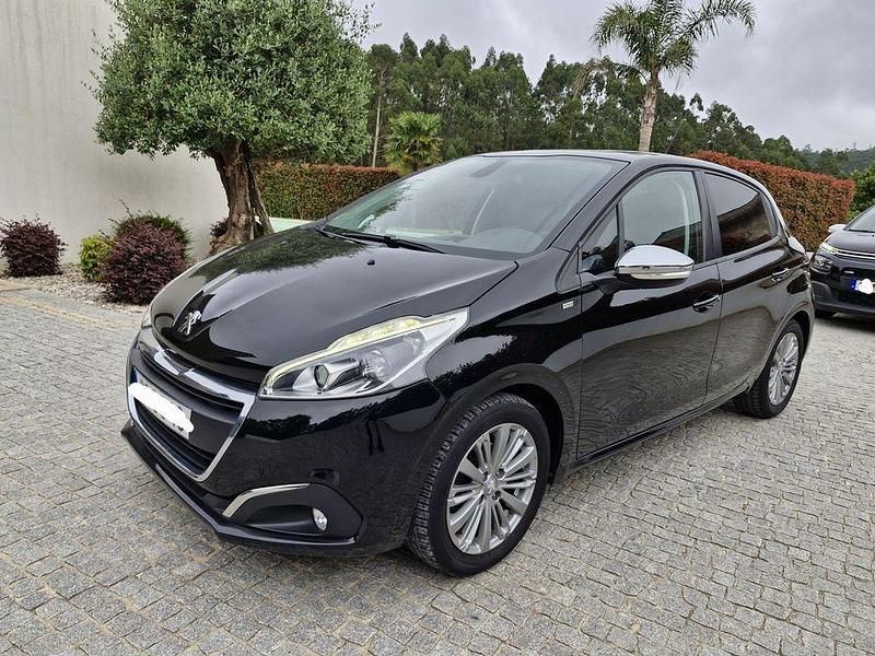 Usado 2017 Peugeot 208 Style Citadino | € 7.450 (Super Preço) - Imagem 1/4