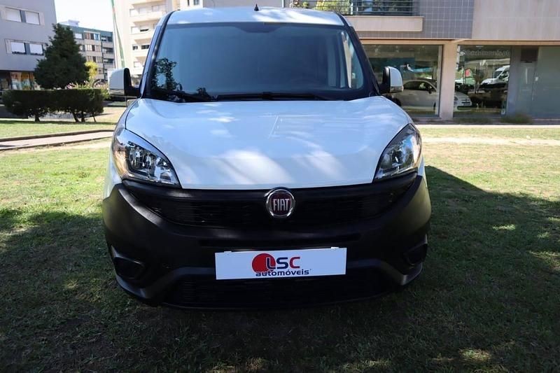 Usado Fiat Doblò 120 HP (88 kW) 2022 Branco Monovolume