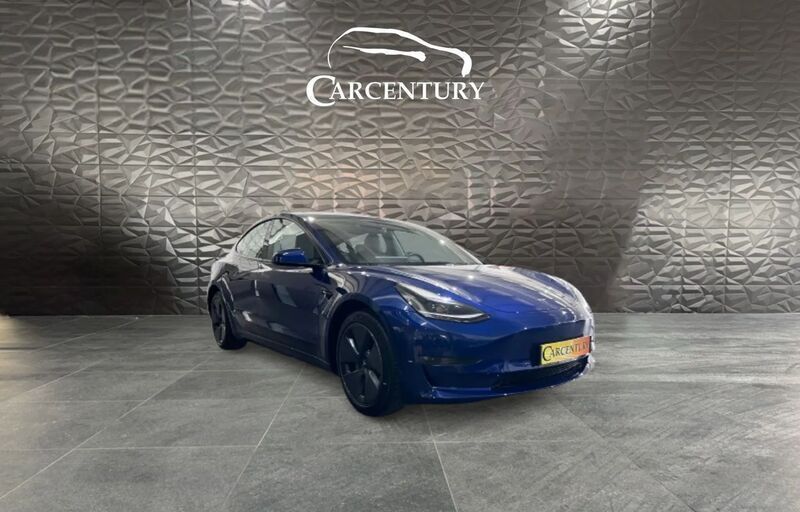 Azul Usado 2021 Tesla Model 3 Long Range AWD Sedan | € 33.950 (Caro) - Imagem 1/4