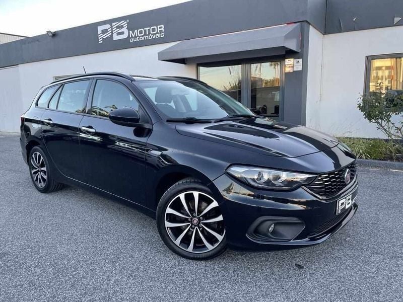 Preto Usado 2017 Fiat Tipo Lounge Carrinha | € 14.900 - Imagem 1/4