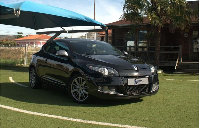 Preto Usado 2012 Renault Mégane III Citadino | € 11.750 (Caro) - Imagem 1/4