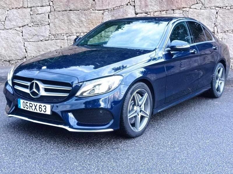 Azul Usado 2016 Mercedes C300 AMG line Sedan | € 26.990 (Preço justo) - Imagem 1/4
