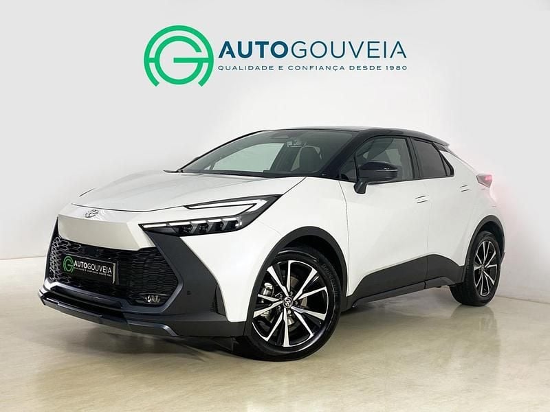 Branco Usado 2024 Toyota C-HR SUV | € 31.980 - Imagem 1/4