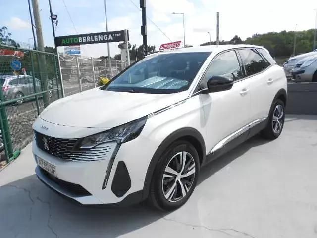 Branco Usado 2023 Peugeot 3008 Allure Citadino | € 31.000 (Preço elevado) - Imagem 1/4