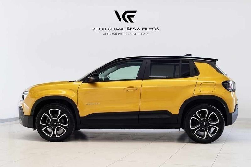 Usado Jeep Avenger EV 114 kW (156 HP) 2023 Amarelo SUV