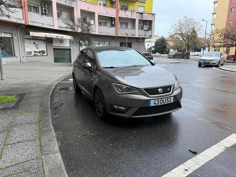 Usado Seat Ibiza ST 105 HP (77 kW) 2014 Cinzento Carrinha