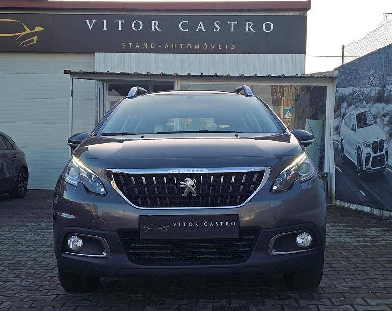 Usado Peugeot 2008 Active 82 HP (60 kW) 2019 Cinza SUV