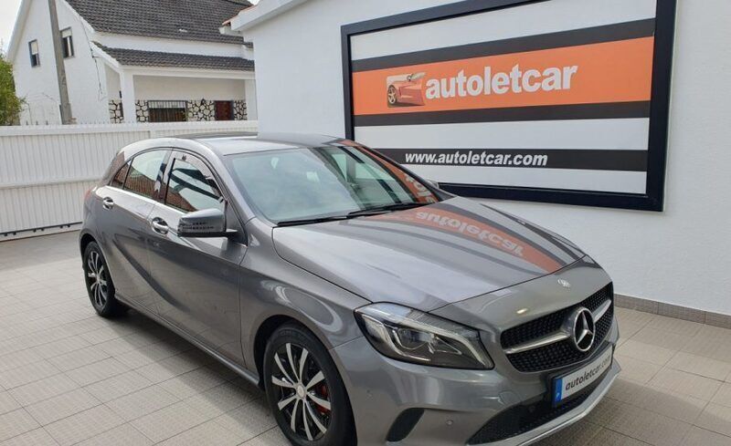 Cinzento Usado 2016 Mercedes A180 | € 16.900 (Preço justo) - Imagem 1/4