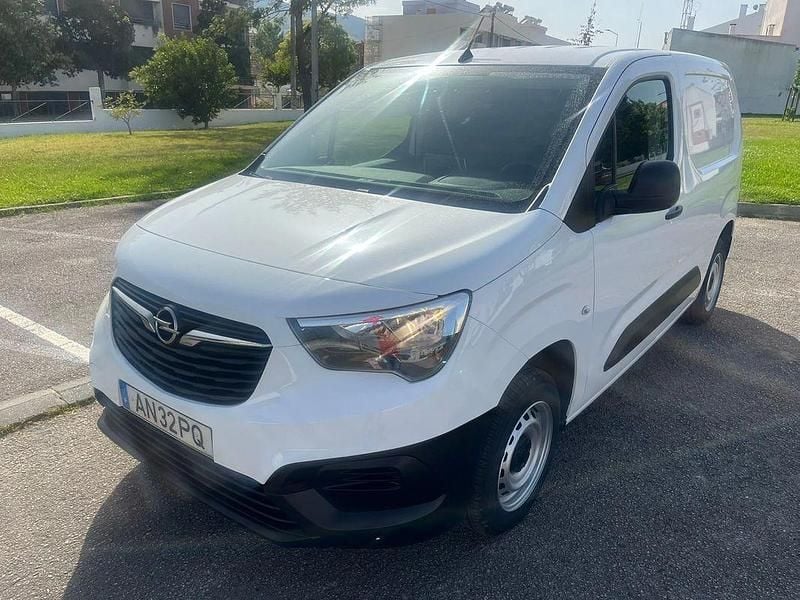 Branco Usado 2022 Opel Combo Sedan | € 12.903 (Bom preço) - Imagem 1/4