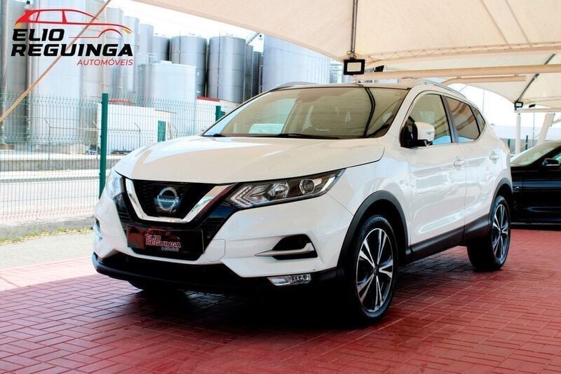 Branco Usado 2017 Nissan Qashqai N-Connecta SUV | € 18.900 (Preço elevado) - Imagem 1/4