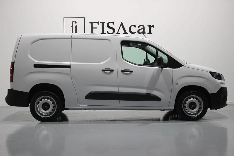 Usado Fiat Doblò 100 HP (73 kW) 2024 Branco Monovolume