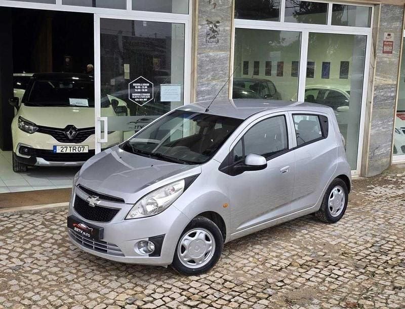 Usado Chevrolet Spark 68 HP (50 kW) 2010 Cinza Citadino