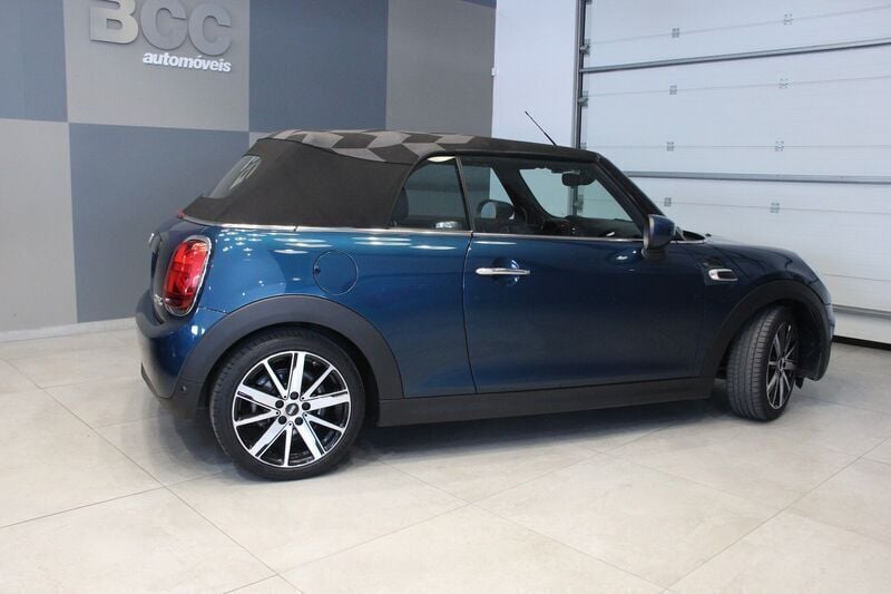 Usado Mini Cooper Cabriolet 136 HP (100 kW) 2020 Verde Cabrios