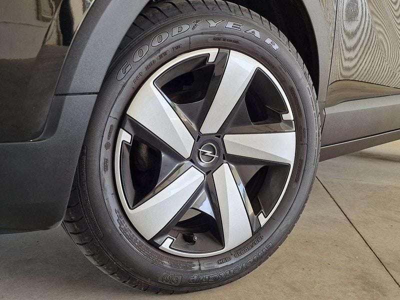 Usado Opel Crossland 110 HP (80 kW) 2023 Preto SUV