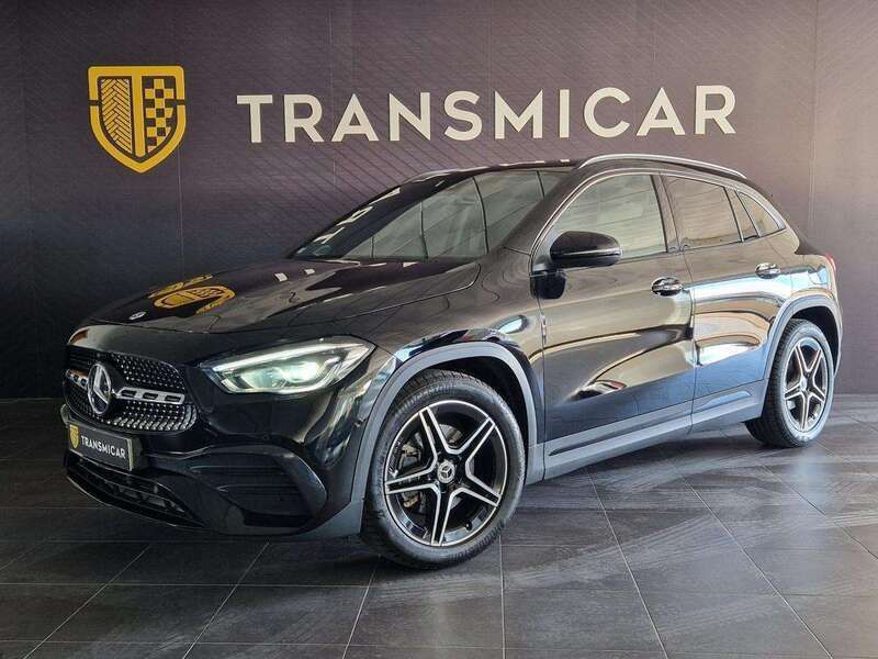 Preto Usado 2023 Mercedes GLA200 AMG line SUV | € 39.990 - Imagem 1/4