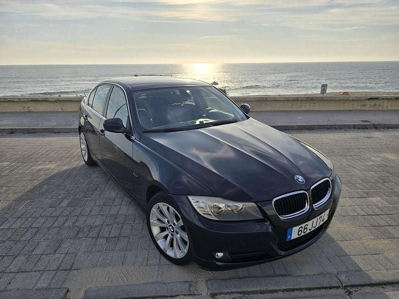 Usado 2010 BMW 320 Sedan | € 15.800 (Caro) - Imagem 1/4