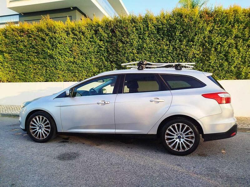 Usado Ford Focus Titanium 116 HP (85 kW) 2013 Cinzento Carrinha