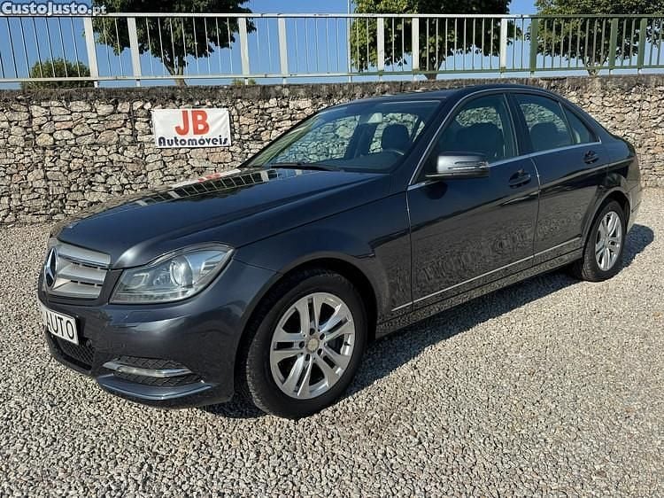 Cinza Usado 2013 Mercedes C220 Avantgarde Sedan | € 17.950 (Preço justo) - Imagem 1/1