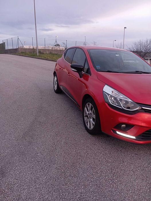 Usado Renault Clio IV 90 HP (66 kW) 2019 Sedan