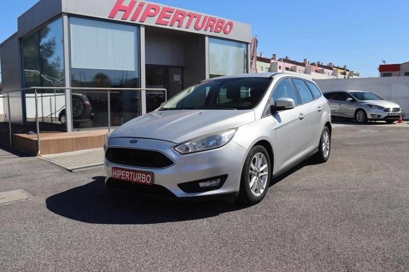Cinzento (metalizado) Usado 2017 Ford Focus Trend+ Carrinha | € 12.900 (Bom preço) - Imagem 1/4
