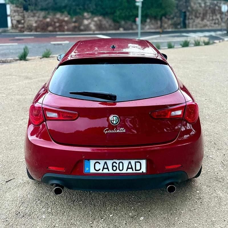 Usado Alfa Romeo Giulietta 235 HP (172 kW) 2012 Vermelho Citadino