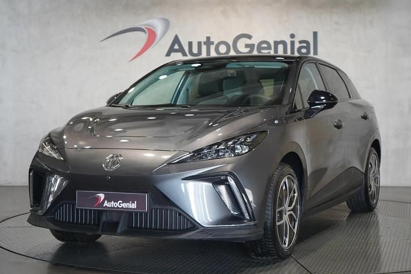 Cinza Novo 2025 MG MG4 EV Luxury Citadino | € 30.990 (Preço justo) - Imagem 1/4