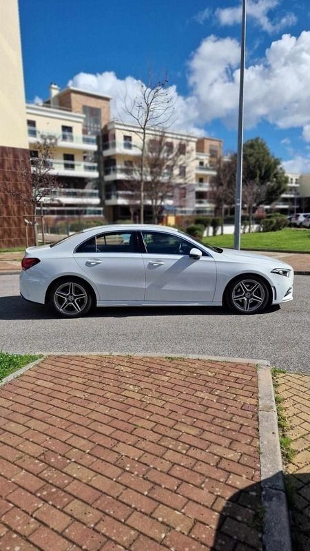 Branco Usado 2019 Mercedes A180 AMG line Sedan | € 26.000 (Preço elevado) - Imagem 1/4