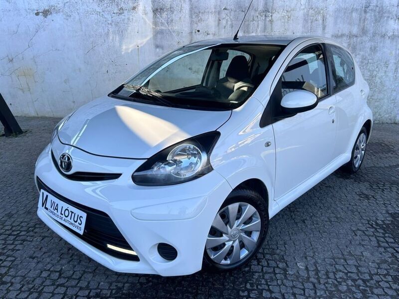 Branco Usado 2014 Toyota Aygo Citadino | € 8.900 (Super Preço) - Imagem 1/4