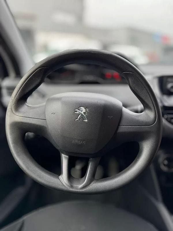 Usado Peugeot 208 68 HP (50 kW) 2015 Branco Citadino