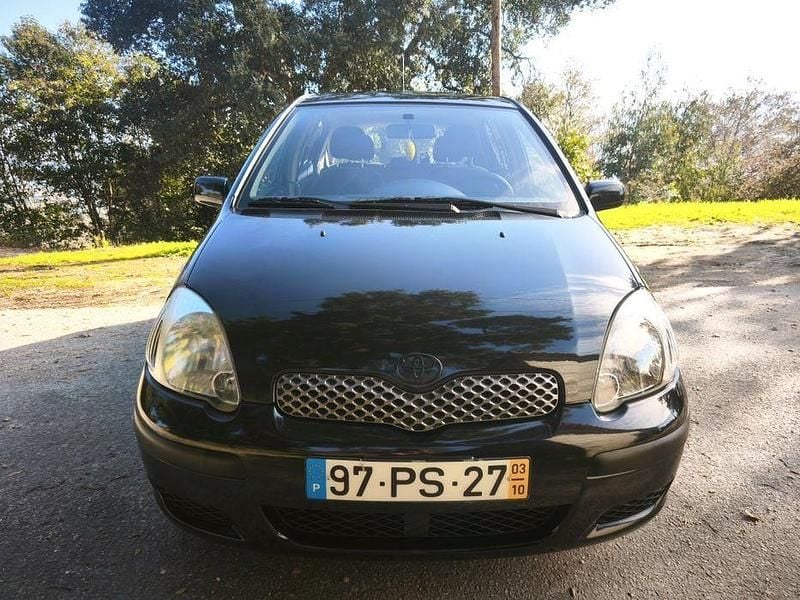Usado 2003 Toyota Yaris Sedan | € 3.500 (Preço justo) - Imagem 1/4