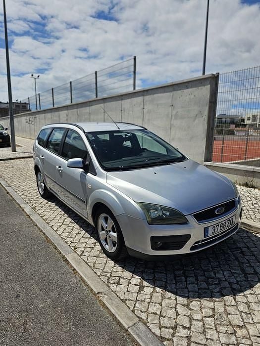 Usado Ford Focus 90 HP (66 kW) 2005 Sedan