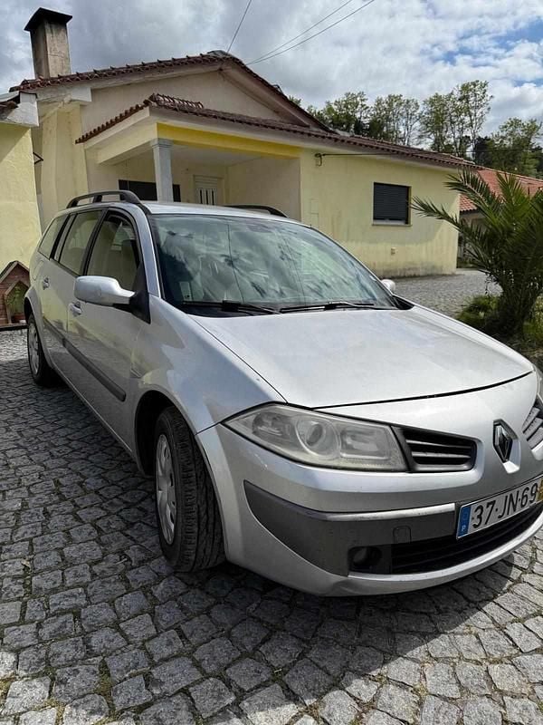 Usado Renault Mégane GrandTour 106 HP (77 kW) 2007 Cinzento Carrinha