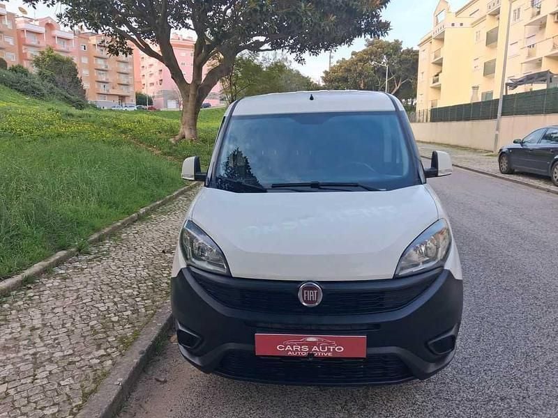 Usado Fiat Doblò 105 HP (77 kW) 2022 Branco Monovolume