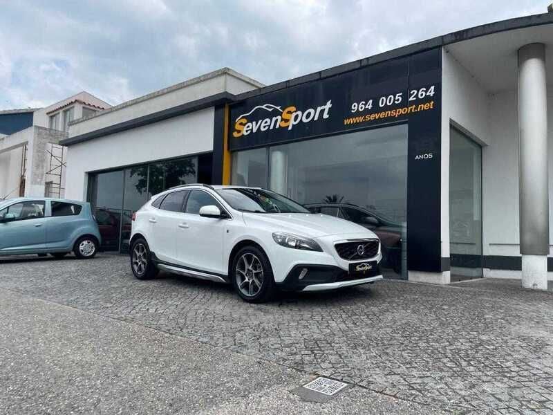 Branco Usado 2016 Volvo V40 CC Carrinha | € 15.900 (Preço justo) - Imagem 1/4