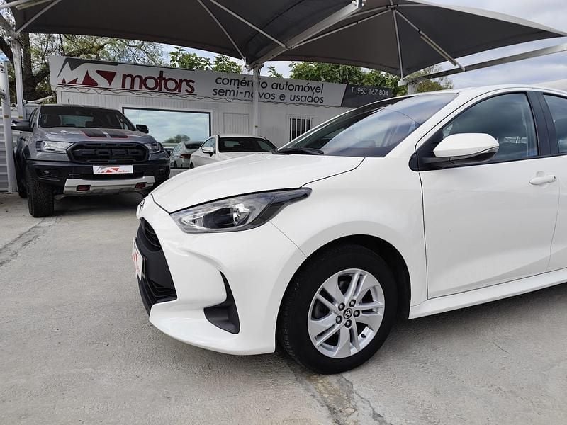 Branco Usado 2021 Toyota Yaris Comfort | € 16.950 (Preço justo) - Imagem 1/4