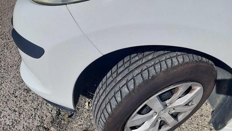 Usado 2009 Peugeot 207 Sedan | € 3.500 (Super Preço) - Imagem 1/4