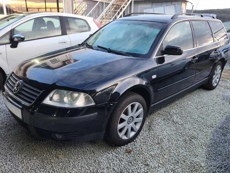 Preto (metalizado) Usado 2002 VW Passat Highline Carrinha | € 6.990 - Imagem 1/4