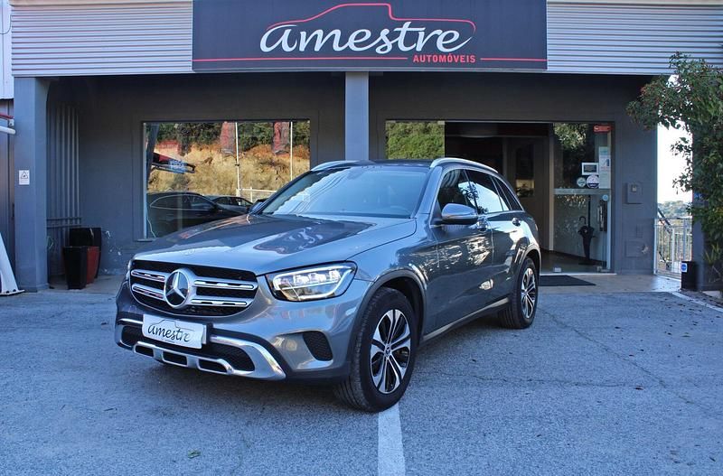 Cinza Usado 2022 Mercedes GLC300 SUV | € 43.000 (Bom preço) - Imagem 1/4