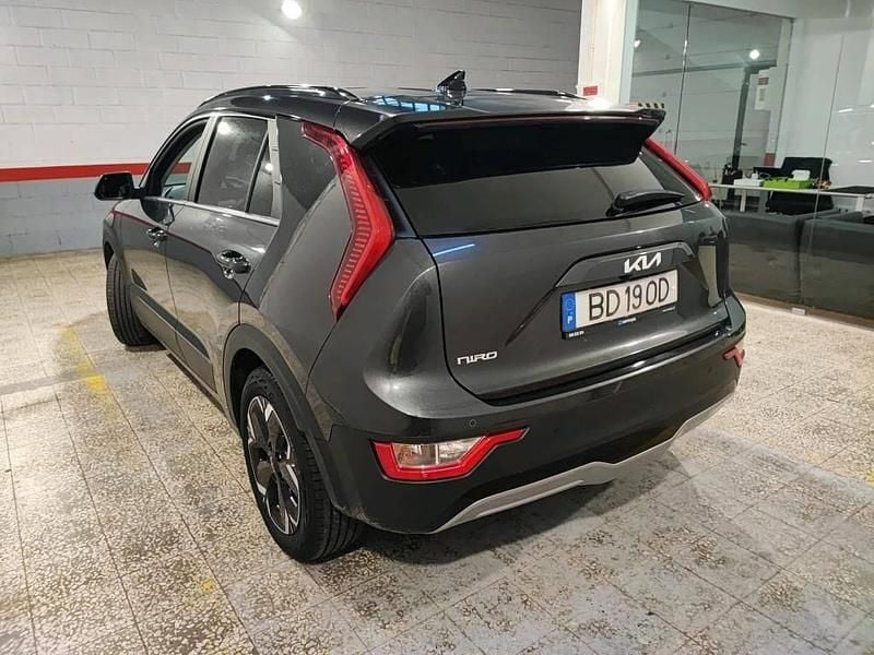 Usado Kia e-Niro 150 kW (204 HP) 2023 Cinza SUV