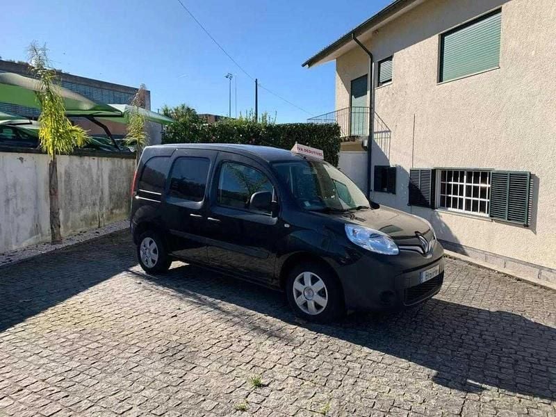 Usado Renault Kangoo 90 HP (66 kW) 2017 Preto Monovolume