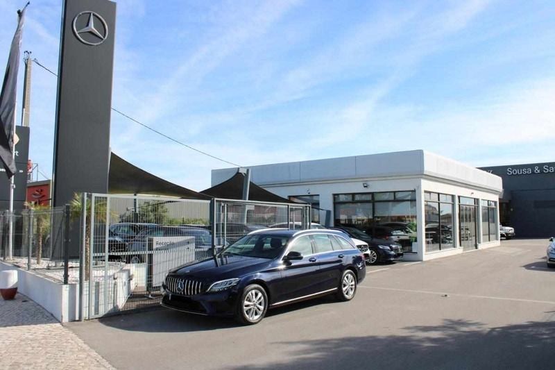 Azul Usado 2018 Mercedes C220 Carrinha | € 33.800 (Preço justo) - Imagem 1/4