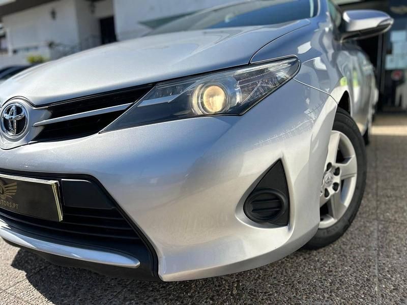 Usado Toyota Auris Touring Sports 90 HP (66 kW) 2014 Cinzento Carrinha