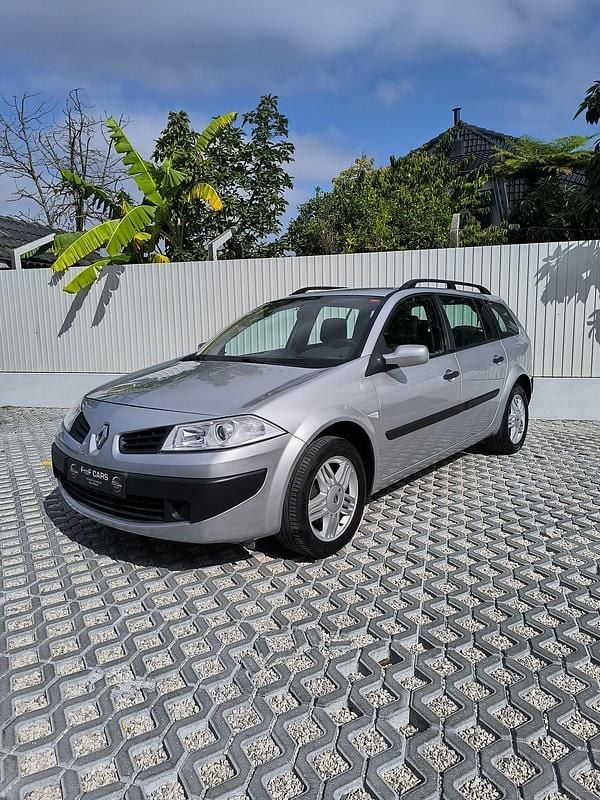 Cinza Usado 2008 Renault Mégane GrandTour Carrinha | € 3.750 (Super Preço) - Imagem 1/4