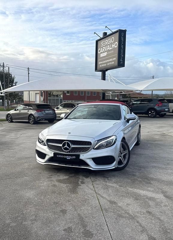 Cinza Usado 2017 Mercedes C220 Cabrios | € 33.000 - Imagem 1/4