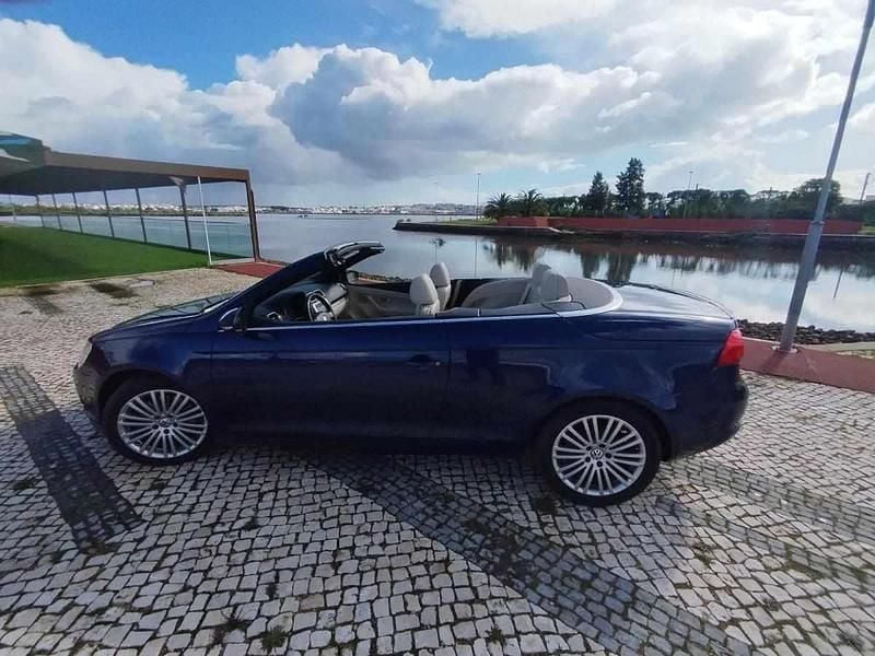 Azul Usado 2008 VW Eos Cabrios | € 12.750 - Imagem 1/4