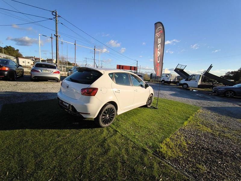 Usado Seat Ibiza CONNECT 90 HP (66 kW) 2016 Sedan