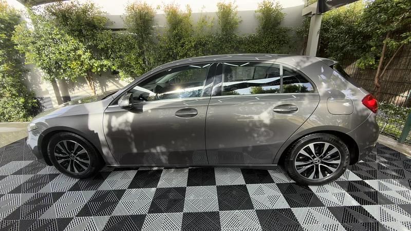 Usado Mercedes A200 163 HP (119 kW) 2024 Cinza escuro Citadino